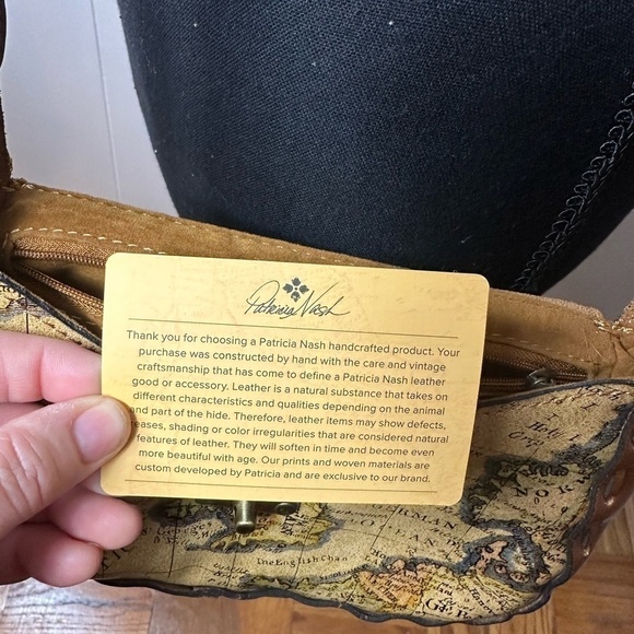 NWOT Patricia Nash Lucia Crossbody European Map with Tan Trim Purse - Picture 3 of 13